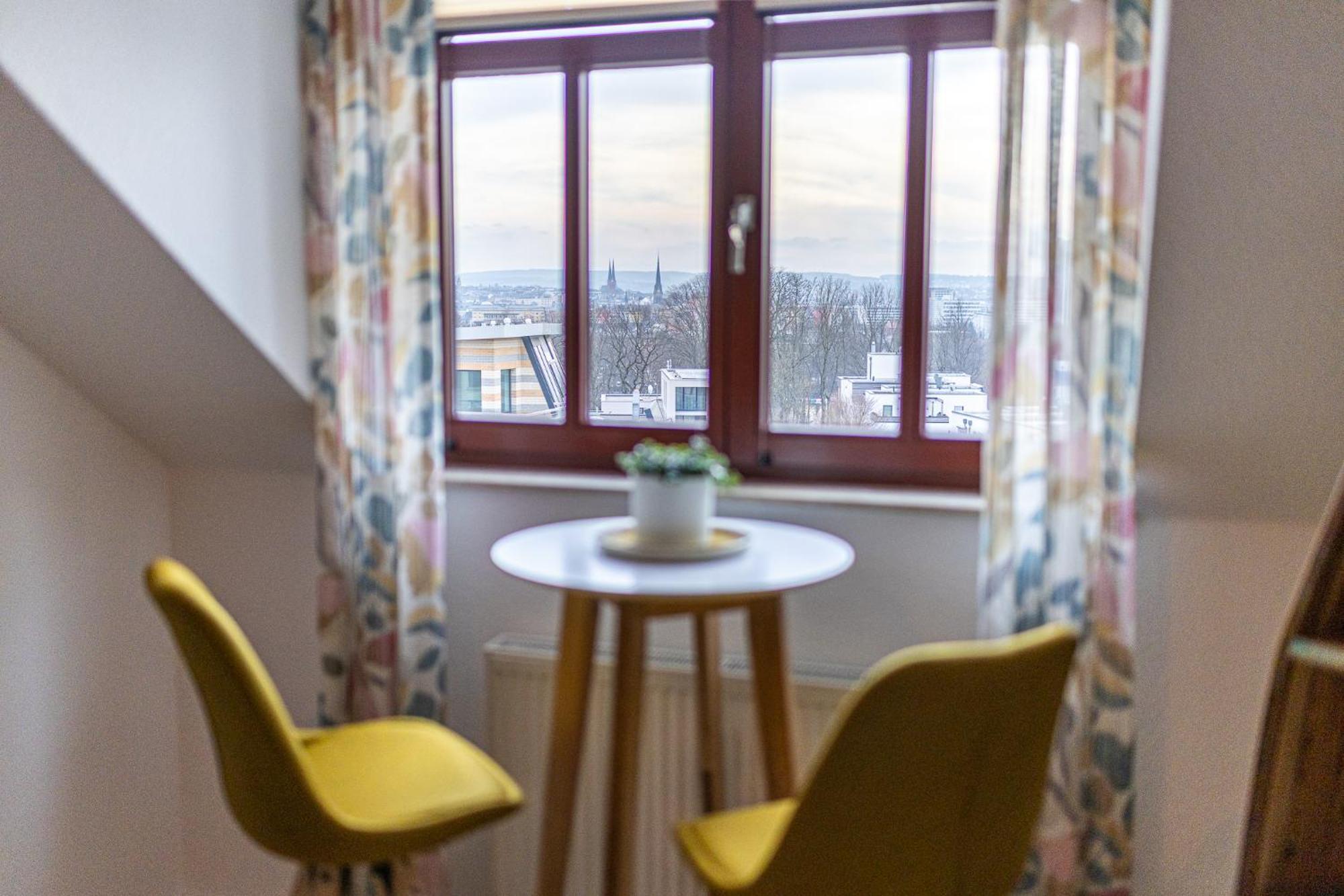 Schlossberg-Domizil Mit Weitblick - Arbeitsplatz, Balkon, Netflix, Badewanne & Yogamatte Chemnitz Exterior photo